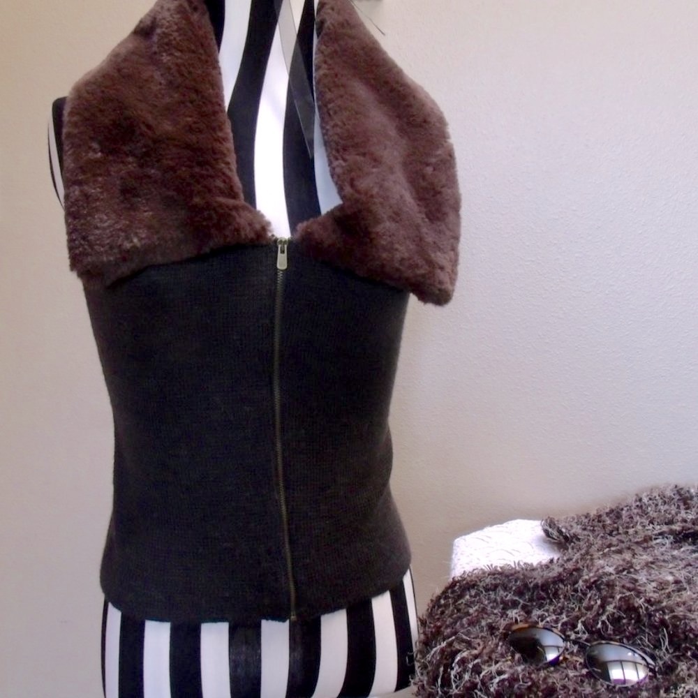 GAP GRAY KNIT W/SOFT BROWN FAUX FUR COLLAR SLEEVELESS SWEATER VEST Sz S  Small
